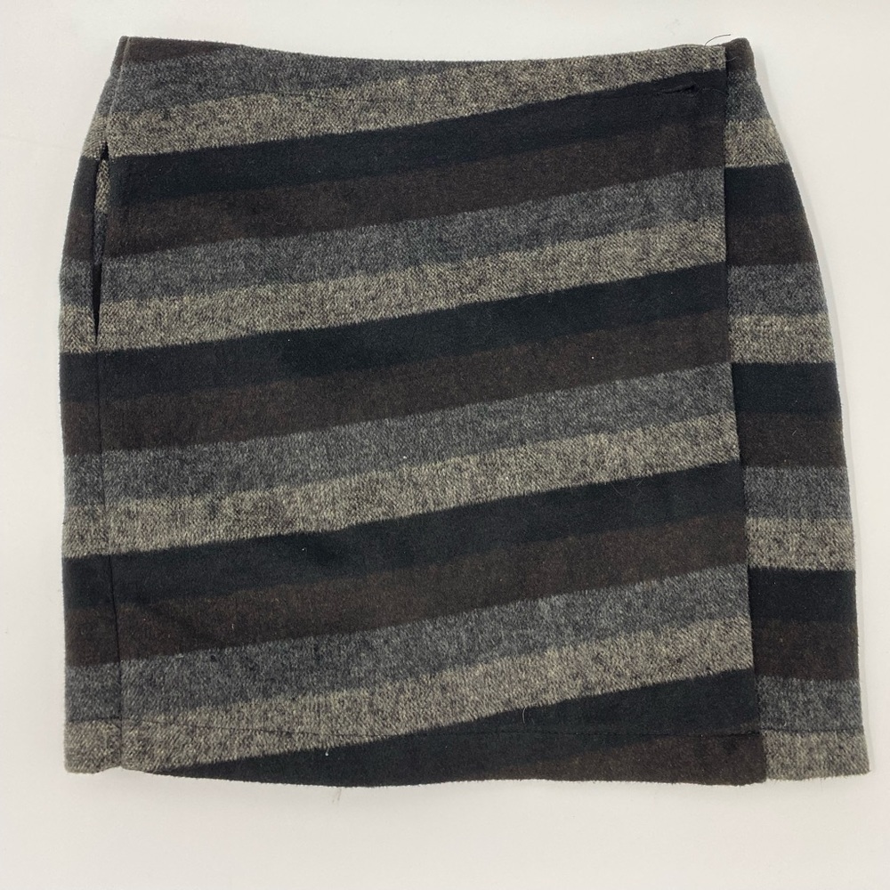 TULLE Women WRAP AROUND SHORTPENCIL SKIRT Warm pleaded Small PREOWN